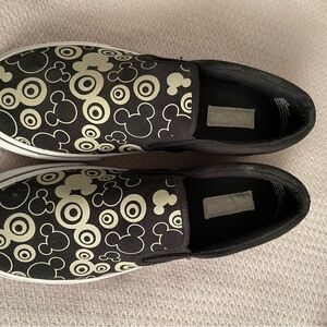 Disney Retro Black and Cream Mickey Mouse woman’s Loafers size 8 New